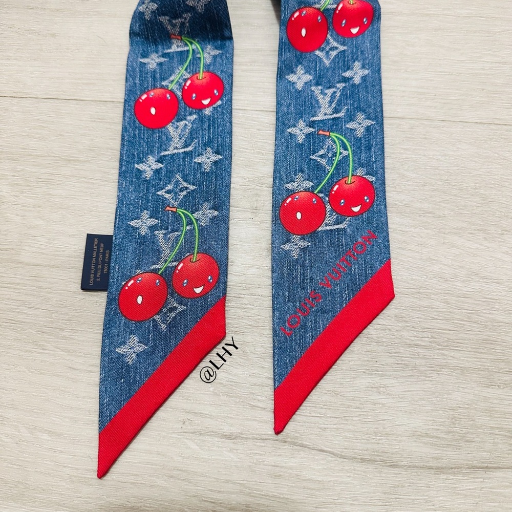 LOUIS VUITTON x TAKASHI MURAKAMI DENIM CERISE BANDEAU - Picture 8 of 9